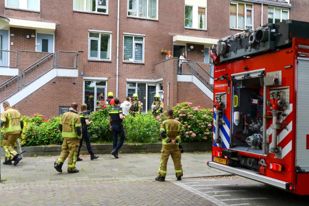 Brandweer ramt bijna deur open voor piepende rookmelder