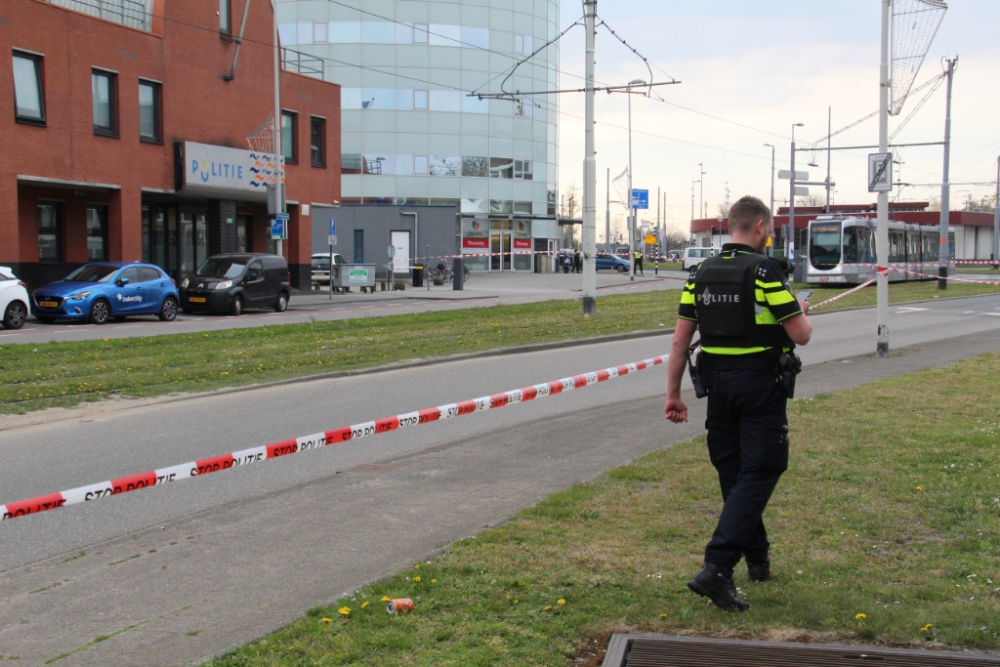 Politiebureau Marconiplein ontruimd na aantreffen neergezet koffertje