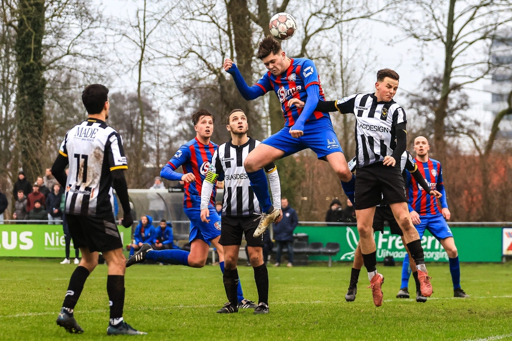 Eerste elftal Excelsior ’20 krijgt voetbalverbod nadat scheidsrechter politie belt