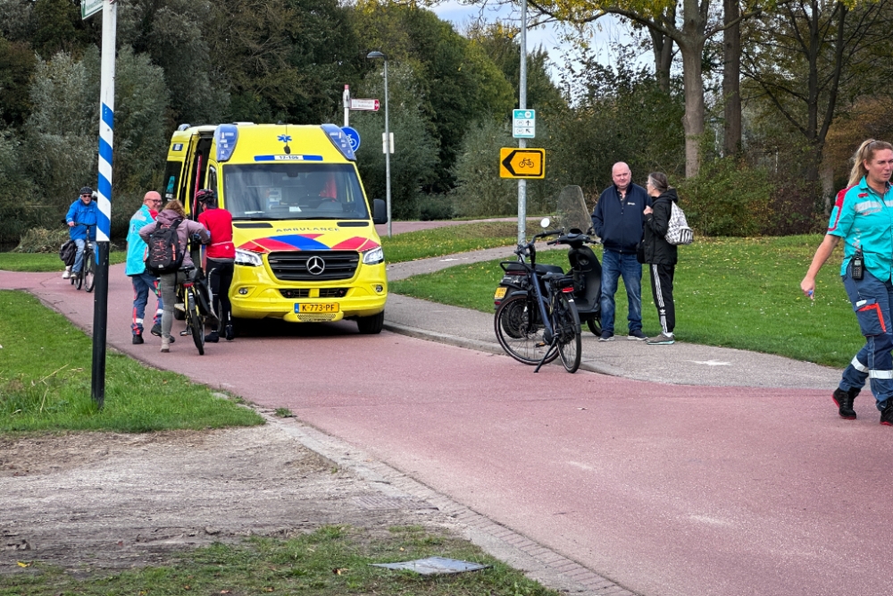 Wielrenner raakt gewond bij aanrijding met meisje op de fiets