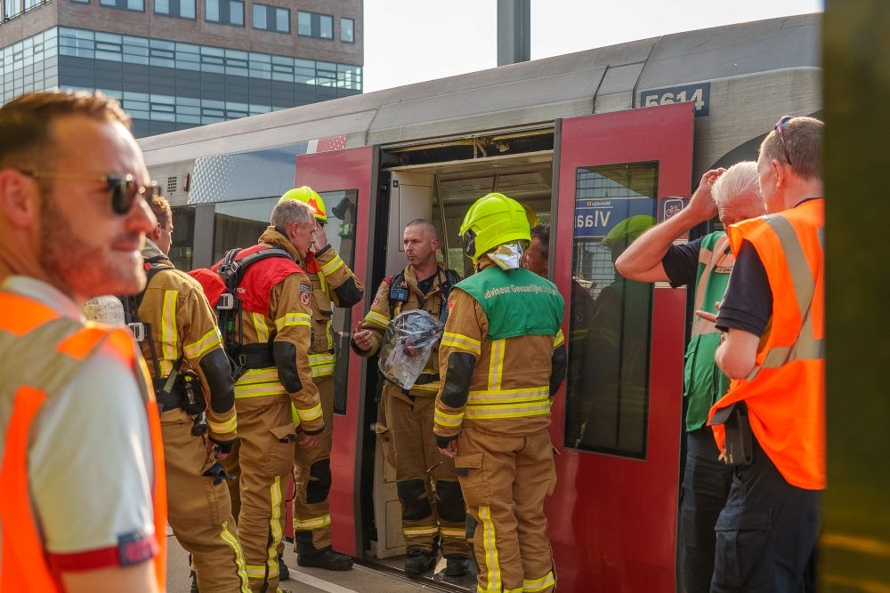 Rookmelding in metro bij Vlaardingen zorgt voor flinke inzet brandweer