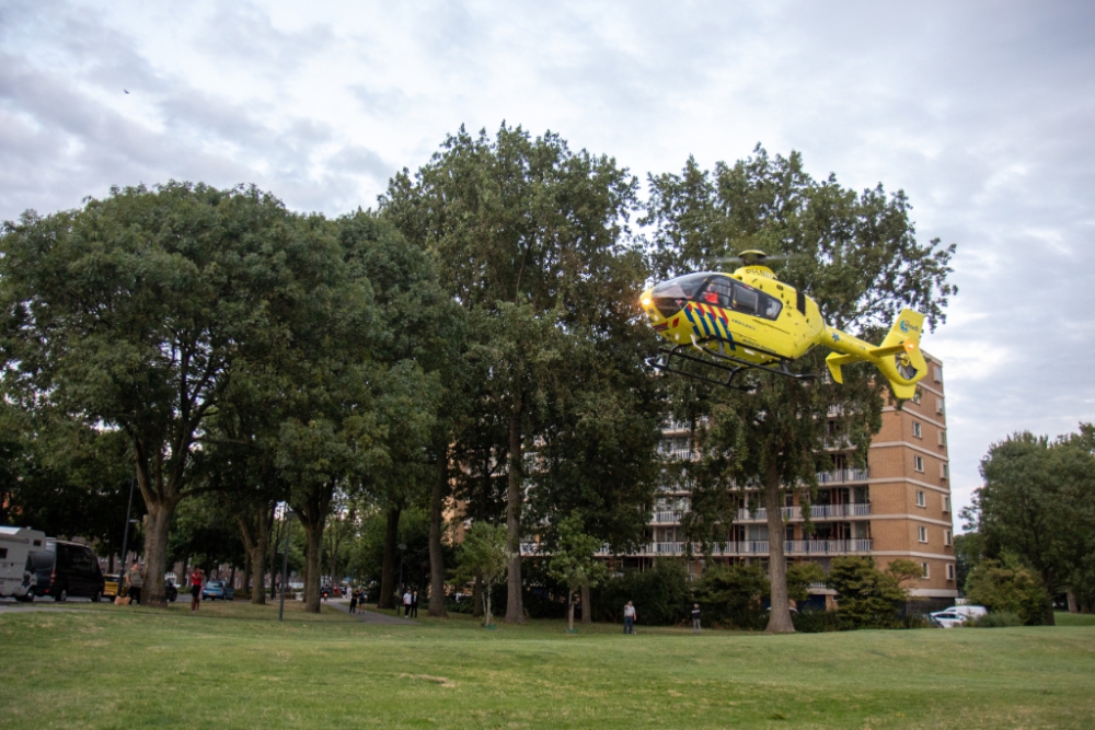 Traumahelikopter landt voor incident in hotel aan de Havendijk