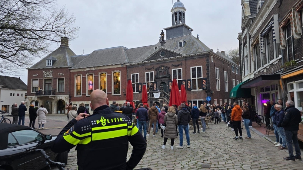 Het protest op 17 april tegen een azc aan de Holyweg