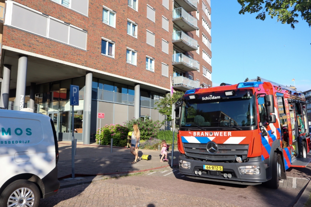 Hulpdiensten rukken massaal uit voor rook in Schiedams verzorgingstehuis