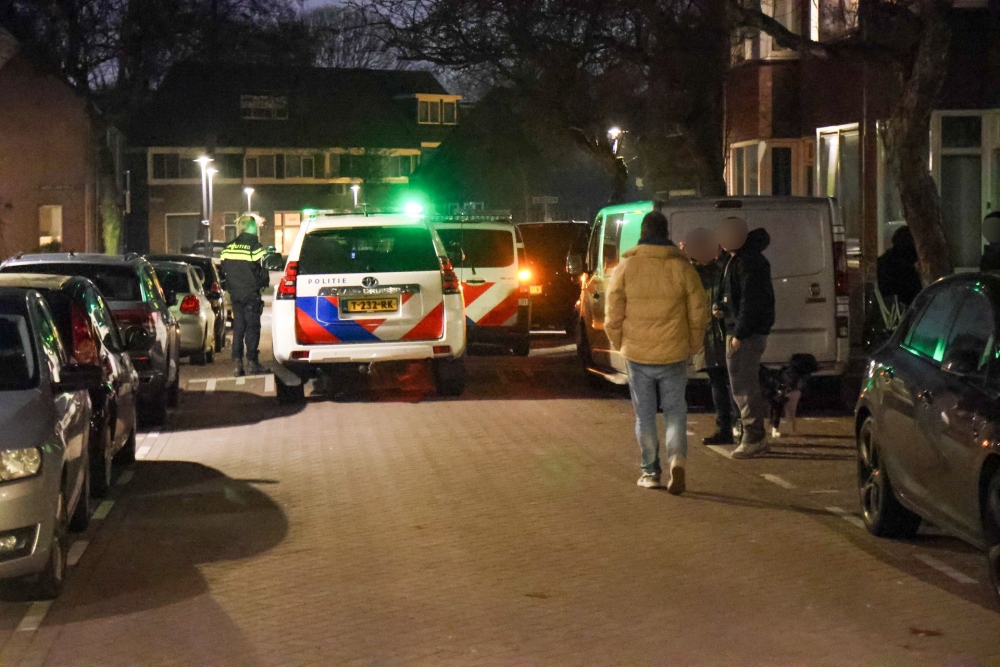 Explosie bij portiekwoning in Vlaardingen-Centrum, ruit aan overkant sneuvelt door klap
