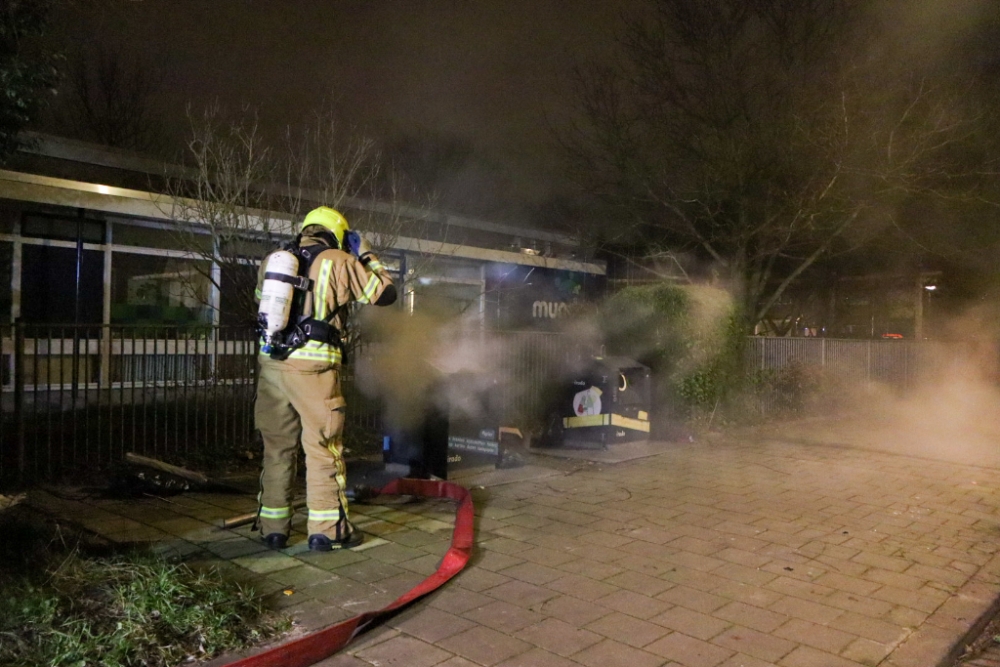 Opnieuw papiercontainer in brand, nu in Schiedam