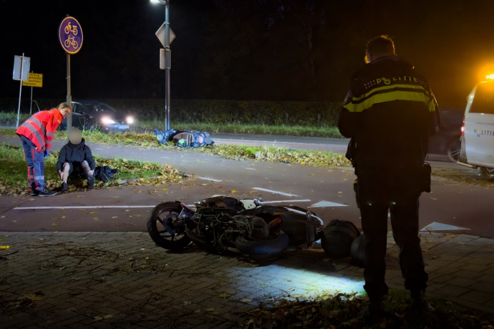 Botsing tussen twee scooters in Schiedam-West