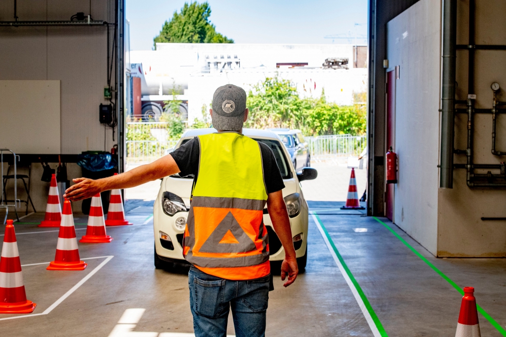 Ondanks de hitte is de teststraat in Schiedam open, andere teststraat wel dicht; GGD: &#039;Ga daar niet heen, maar naar Schiedam&#039;