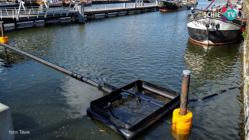 Prijswinnende plasticvanger komt in Schiedamse haven