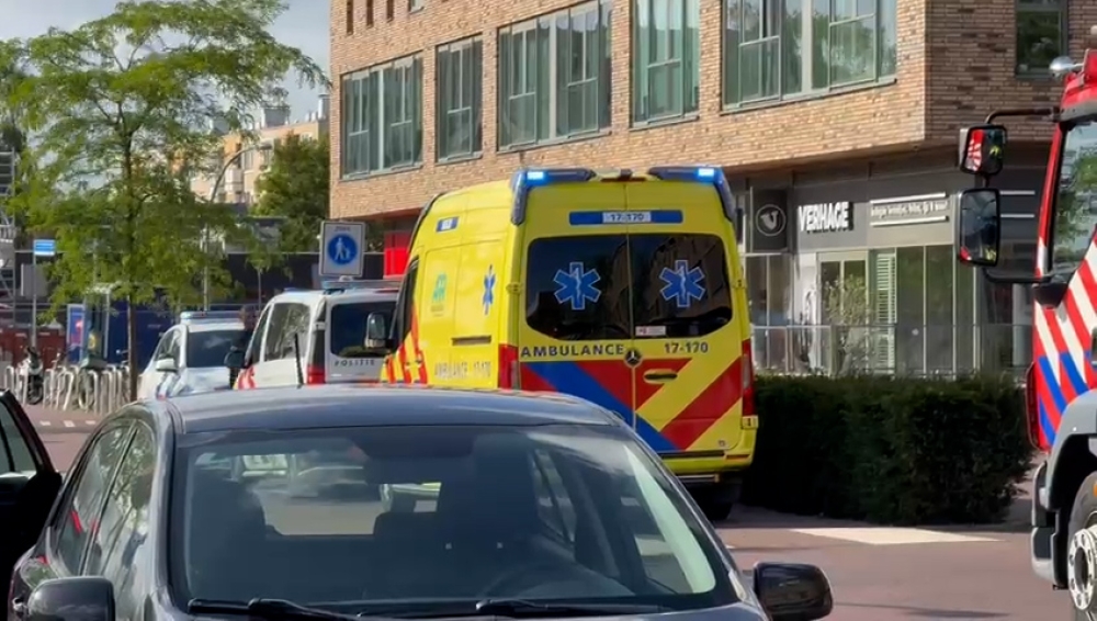 Hulpdiensten rukken massaal uit voor reanimatie in winkelcentrum