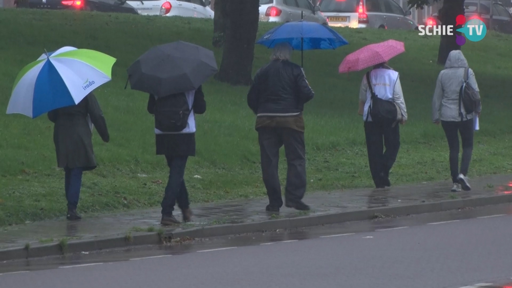 Wijksafari in Oost in de stromende regen