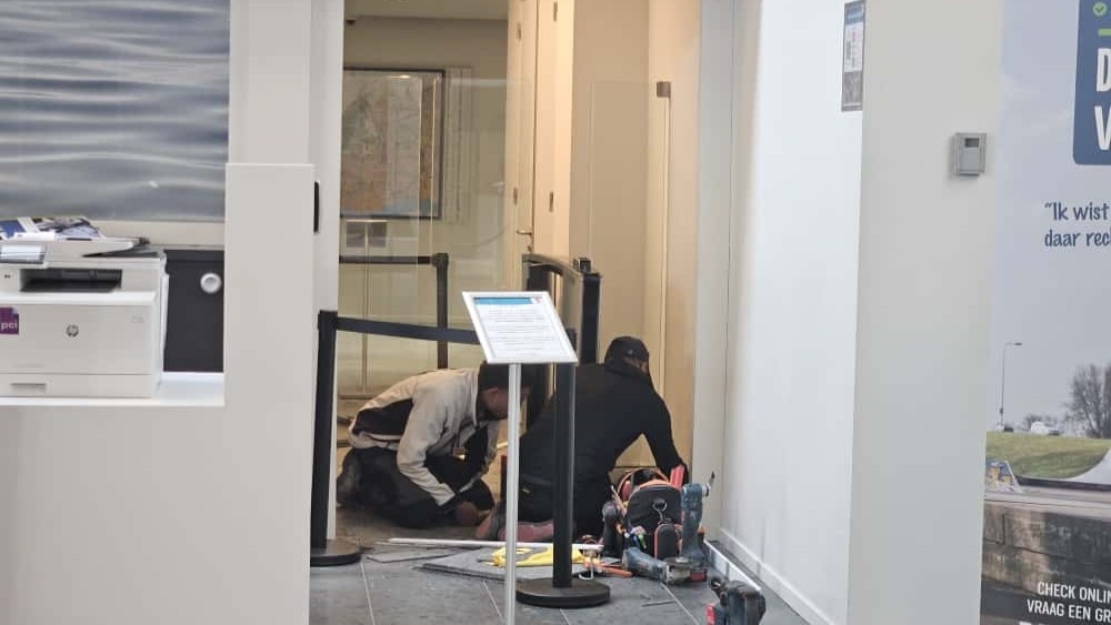 Uniform van boa gestolen, gemeente neemt veiligheidsmaatregelen in Stadskantoor