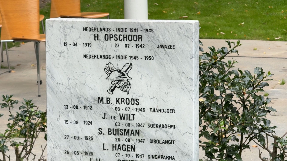 Lokale slachtoffers herdacht bij Vlaardingse Indië-herdenking op begraafplaats