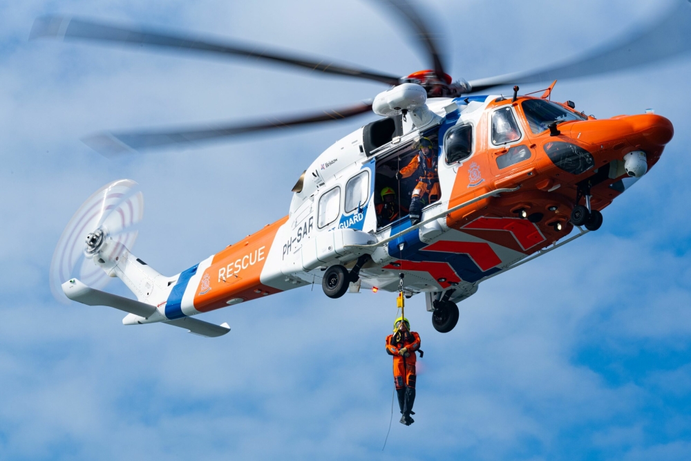 Dit is waarom er een helikopter heen en weer vliegt naar DFDS