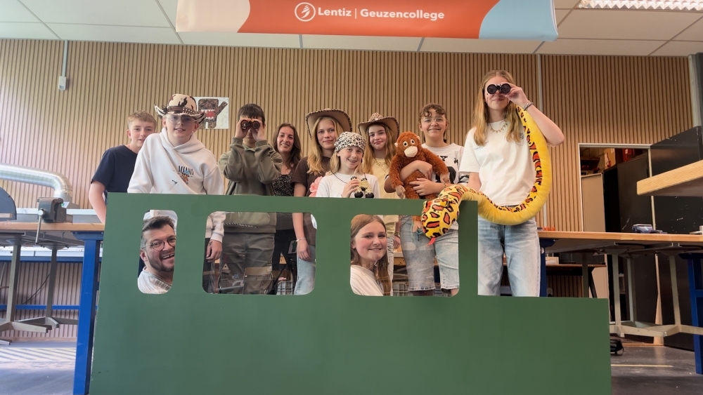 Leerlingen bouwen eigen safariboot voor Varend Corso: ‘Het wordt een jeep’