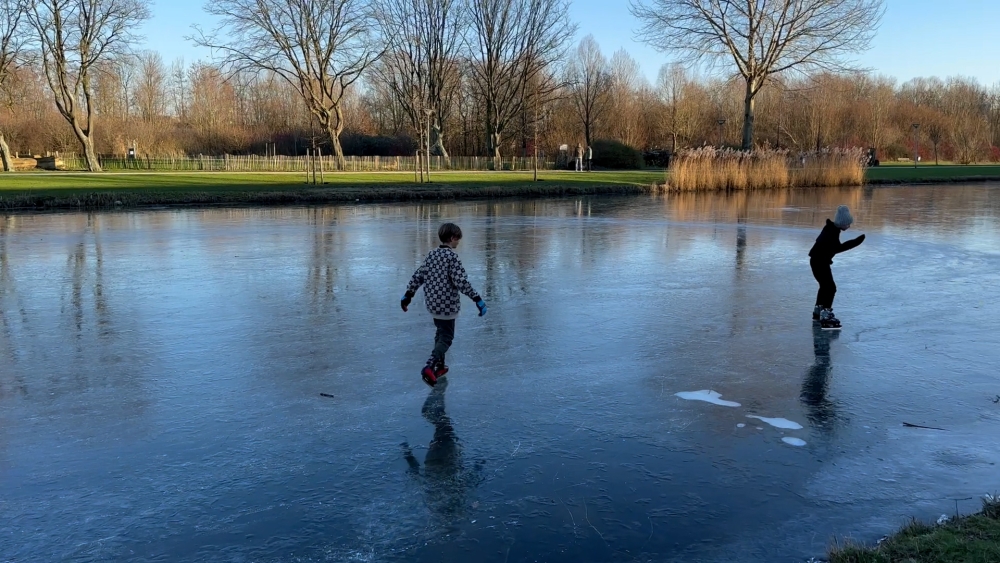 Nog lang geen schaatskoorts in Schiedam en Vlaardingen: ‘Kans op schaatsen 0,0’
