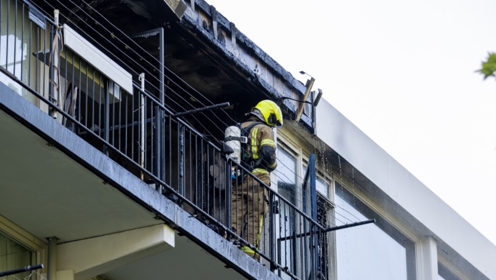 Woning compleet uitgebrand: &#039;Kom snel, verlaat je woning!&#039;