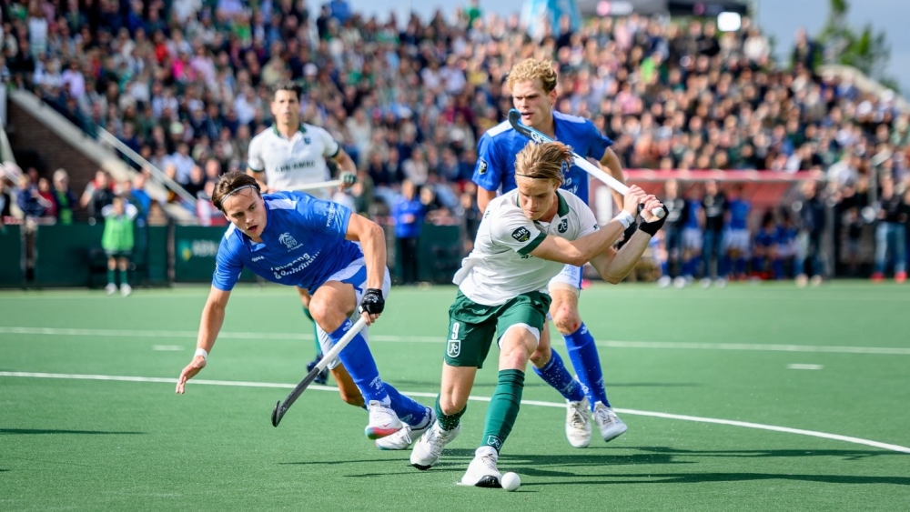 Olivier Hortensius in actie voor HC Rotterdam tegen SV Kampong in de strijd om het kampioenschap