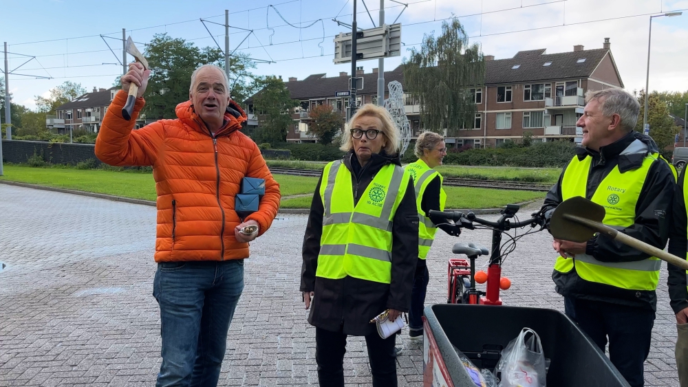 Rotaryclubs van Schiedam en Vlaardingen begraven de strijdbijl