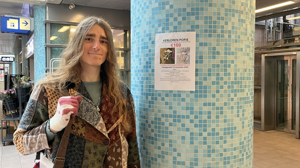 Jona (28) verloor haar pop en looft honderd euro uit voor gouden tip