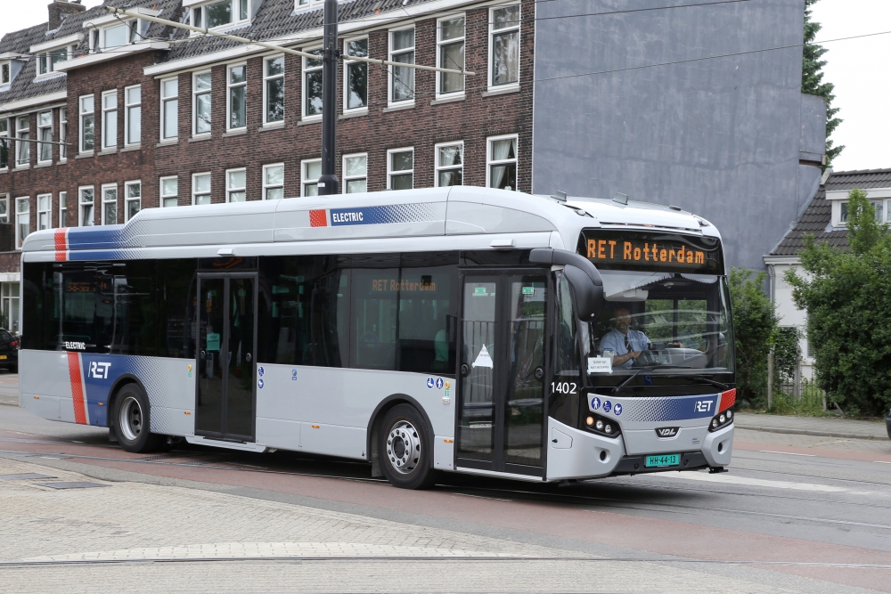 RET presenteert nieuwe elektrische bus