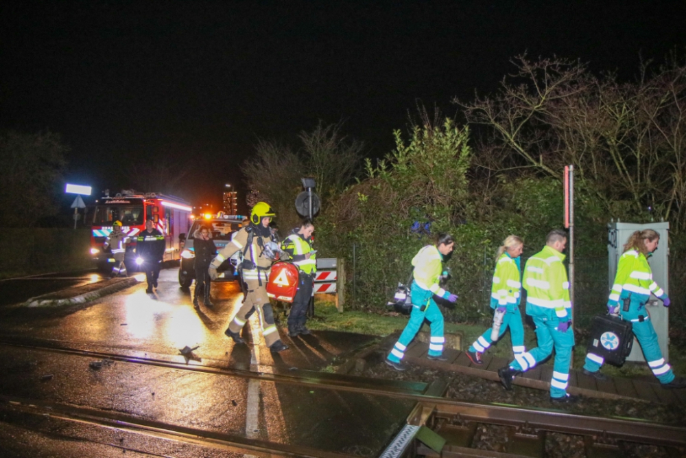 Dode bij aanrijding personenauto met trein