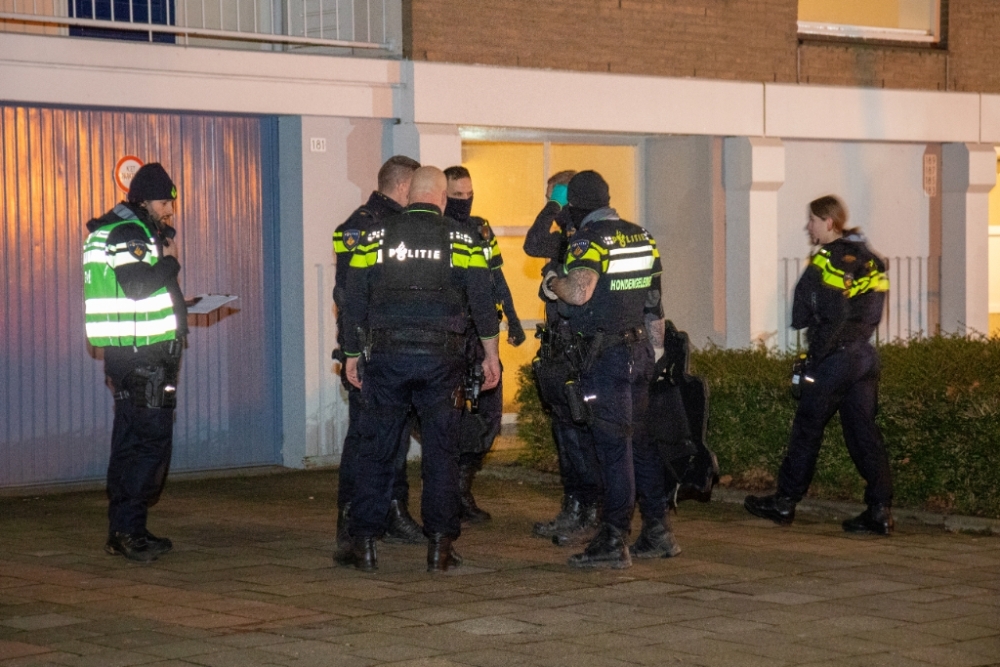 Politie op 7 januari in actie in de Geert Grootelaan, foto: Flashphoto