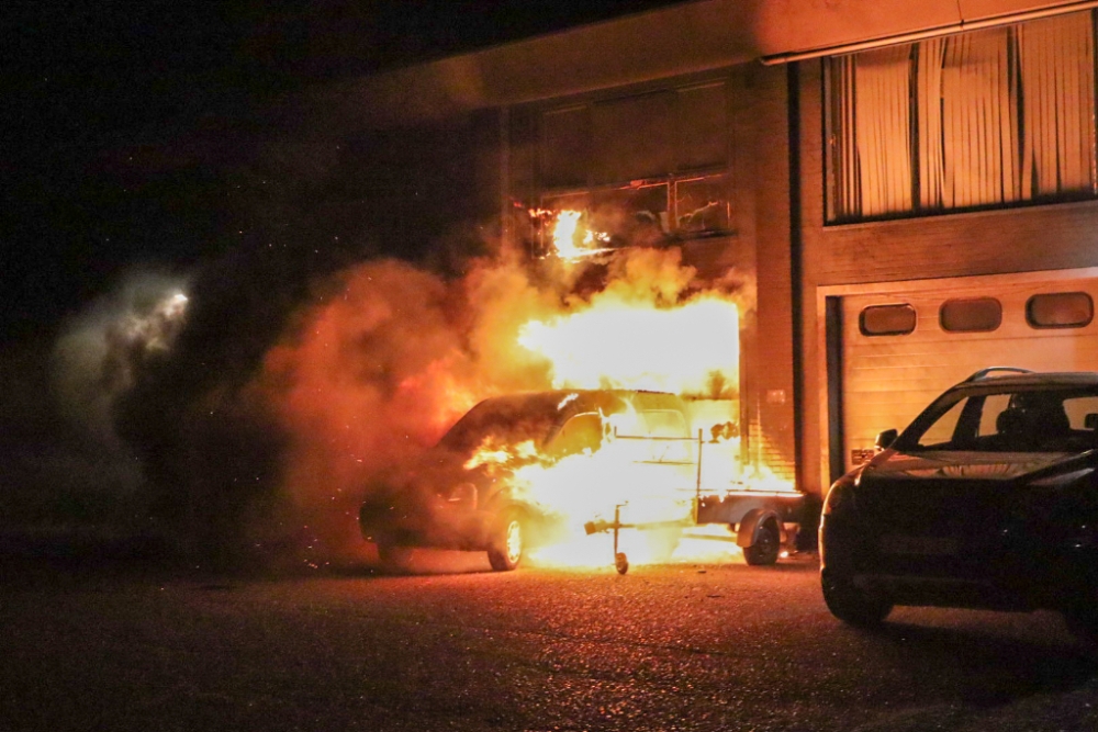 Hond overleden na explosie in bedrijfspand