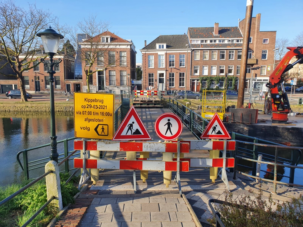 Kippenbrug vandaag gestremd, nieuwe steiger Fluisterboot haast klaar