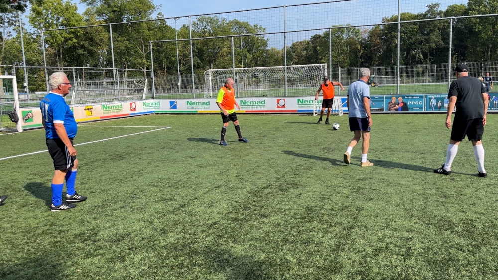 PPSC Senioren zijn gestart met wandelvoetbal: ‘Goed om in beweging te blijven’