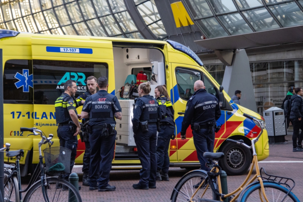 Slachtoffers steekpartij uren later aangetroffen in stationshal Schiedam Centrum