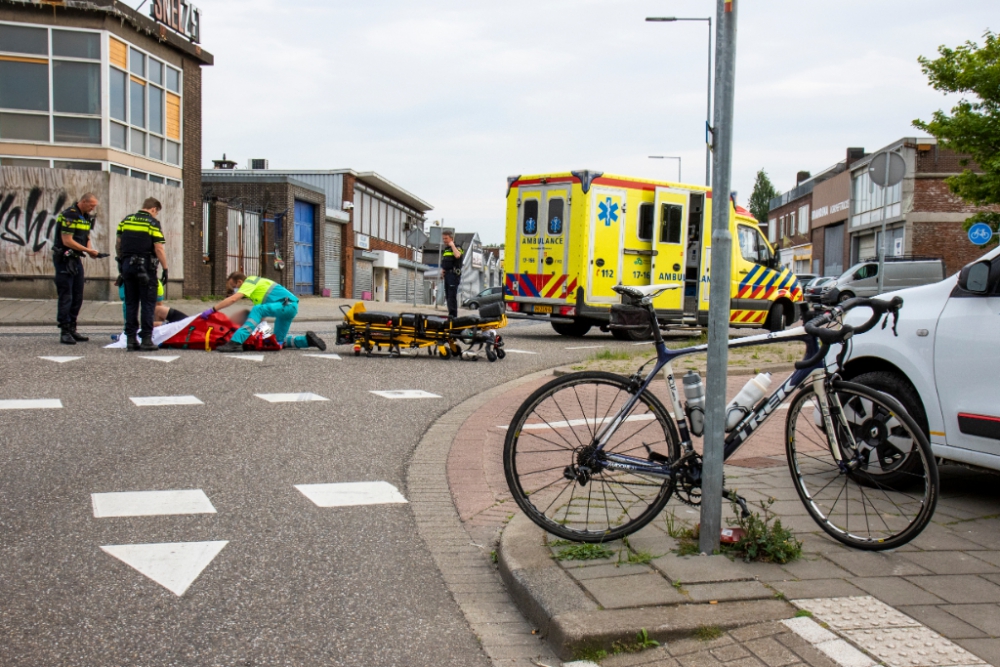 Wielrenner gewond bij aanrijding met auto