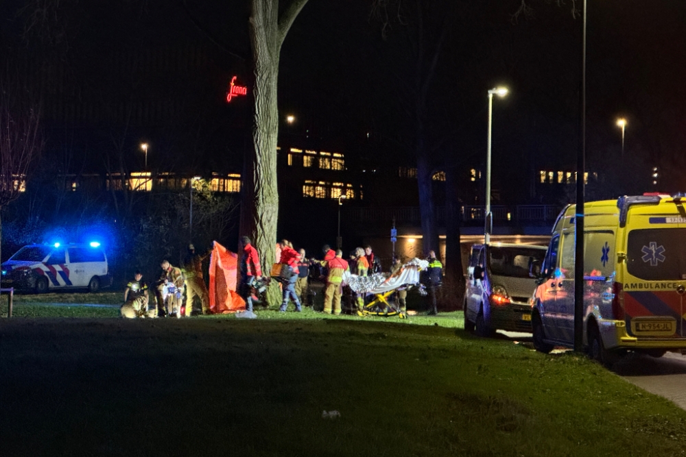 Man overleden nadat hij met fiets en al te water raakt aan Poldervaartpad