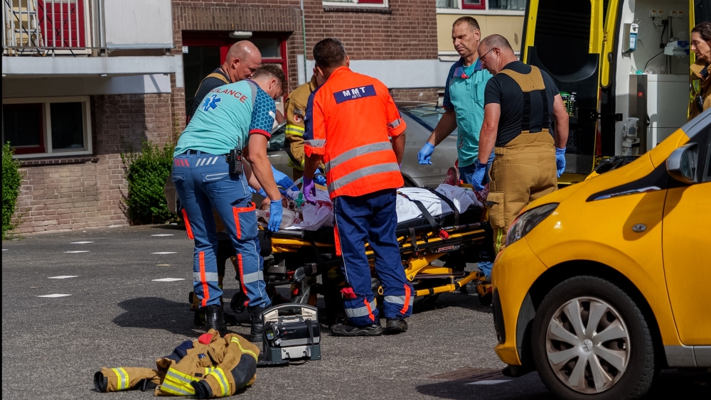 Steekpartij in flatwoning Westwijk, slachtoffer zwaargewond naar ziekenhuis