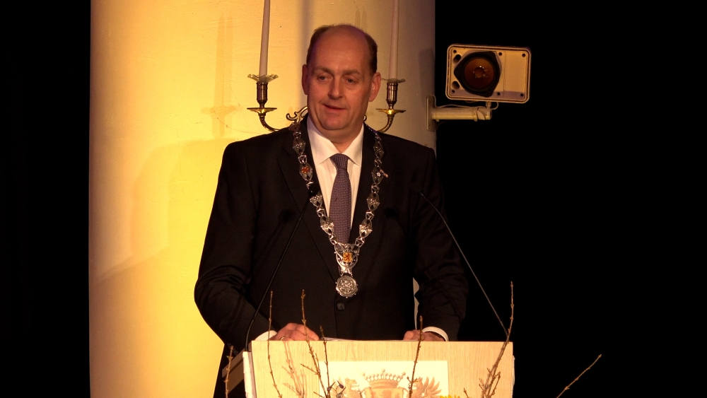 Kijk terug: de installatie van burgemeester Frederik Zevenbergen in Vlaardingen