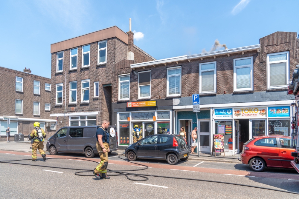 Indonesisch restaurant in Vlaardingen vat vlam, woningen ontruimd