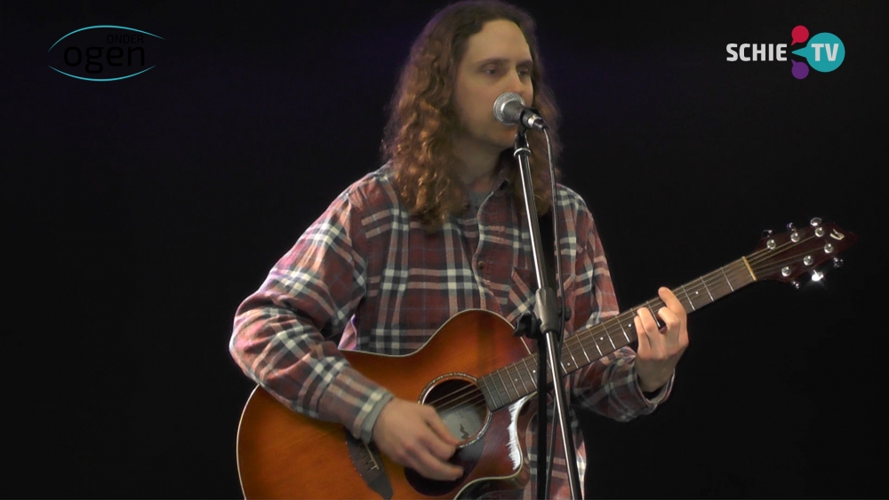 Live optreden van Amado met het nummer One Wish