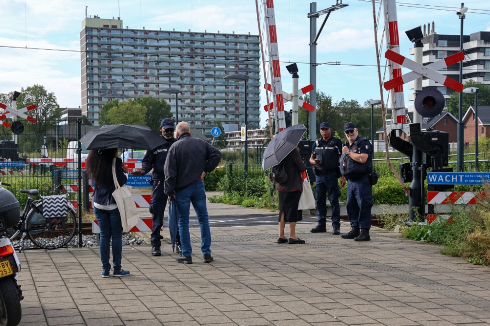 Chaos rond metrospoor bij station Vlaardingen Centrum door stroomstoring