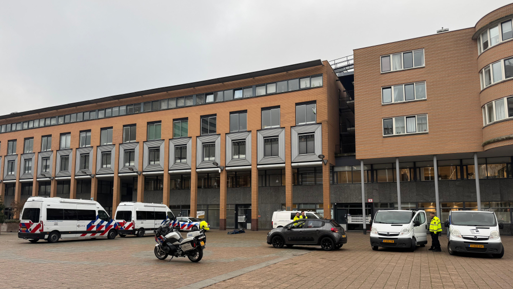 Politie houdt opnieuw een verkeerscontrole in Schiedam, onder andere rond Stadserf
