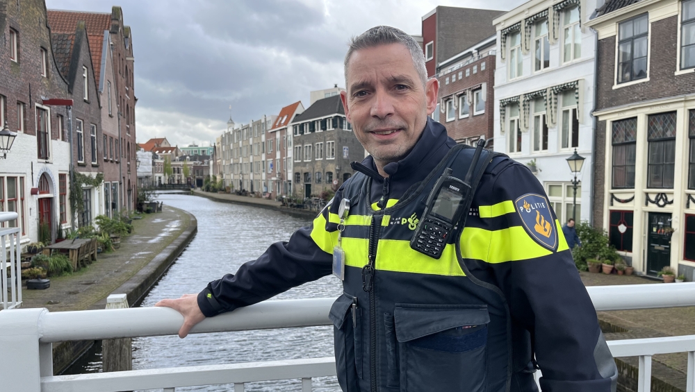 Wijkagent Alex Glijn neemt na 31 jaar afscheid van Schiedam