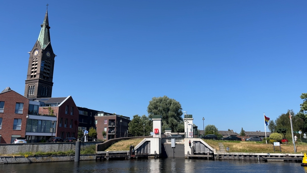 Sluizen in Vlaardingen en Schiedam blijven voorlopig dicht, ook Parksluizen beperkt