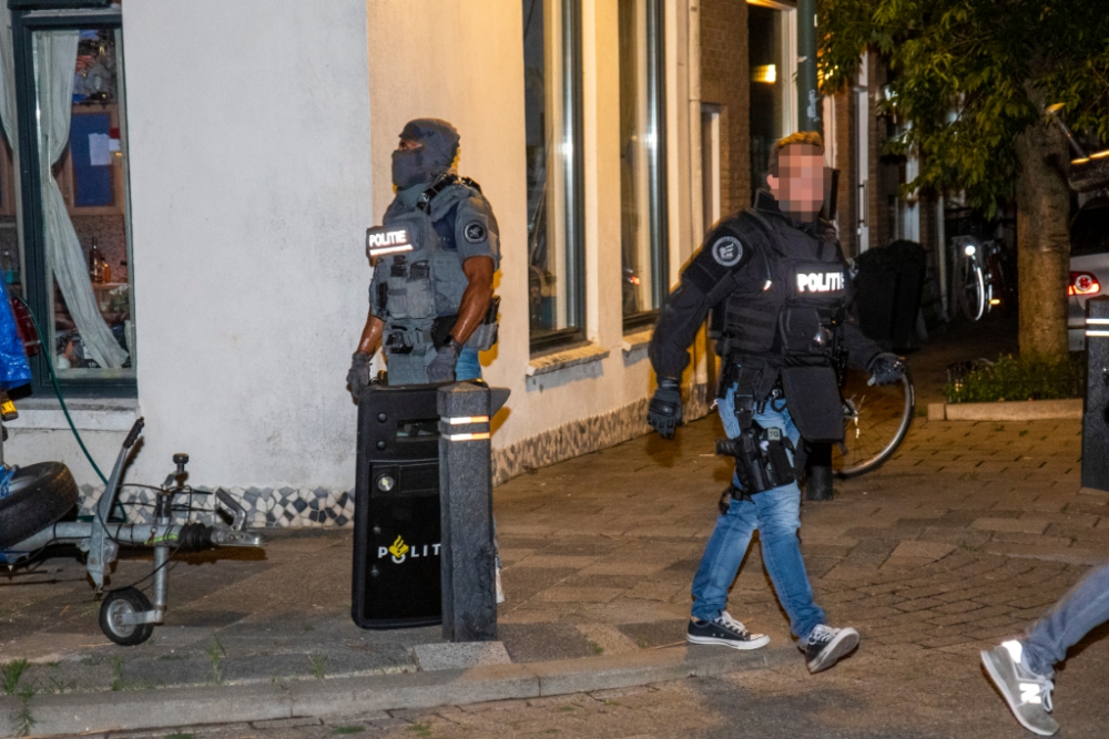 Arrestatieteam valt woning in de Gorzen binnen