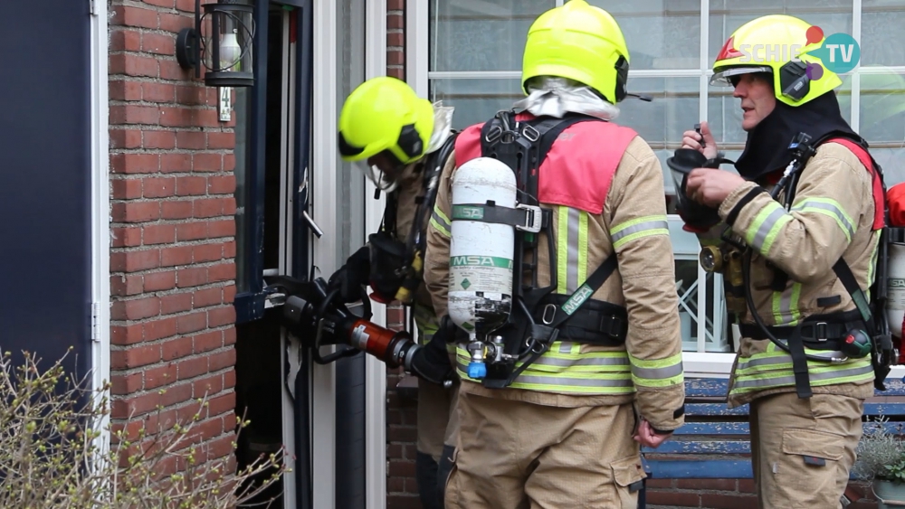 Brandweer heeft grote moeite om brandend pand te betreden