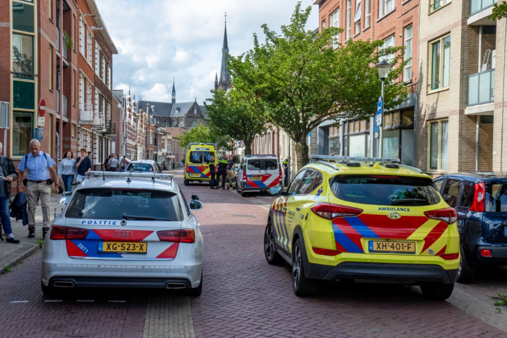 Hulpdiensten massaal naar reanimatie op de Singel; braakliggende grond S&#039;maak landingsplaats voor heli