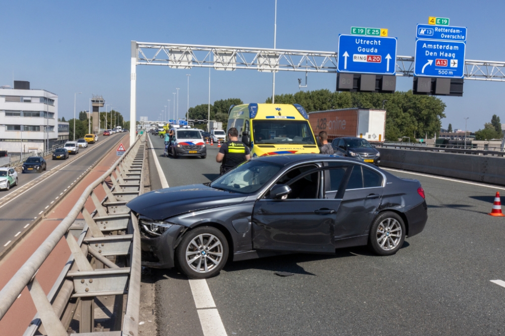Ongeval op A20 zorgt voor afsluiting en flinke verkeershinder richting Schiedam