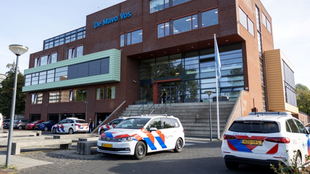 17-jarige Schiedammer aangehouden voor dreiging op Mavo Vos