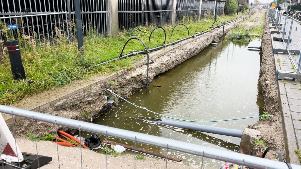 Werkzaamheden stilgelegd door vondst van lood achter station