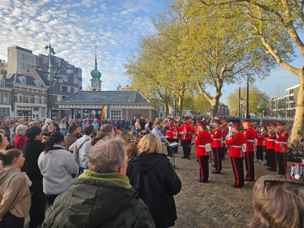 Eigen buitenconcert naast de Visbank voor talentenorkest van Thalita