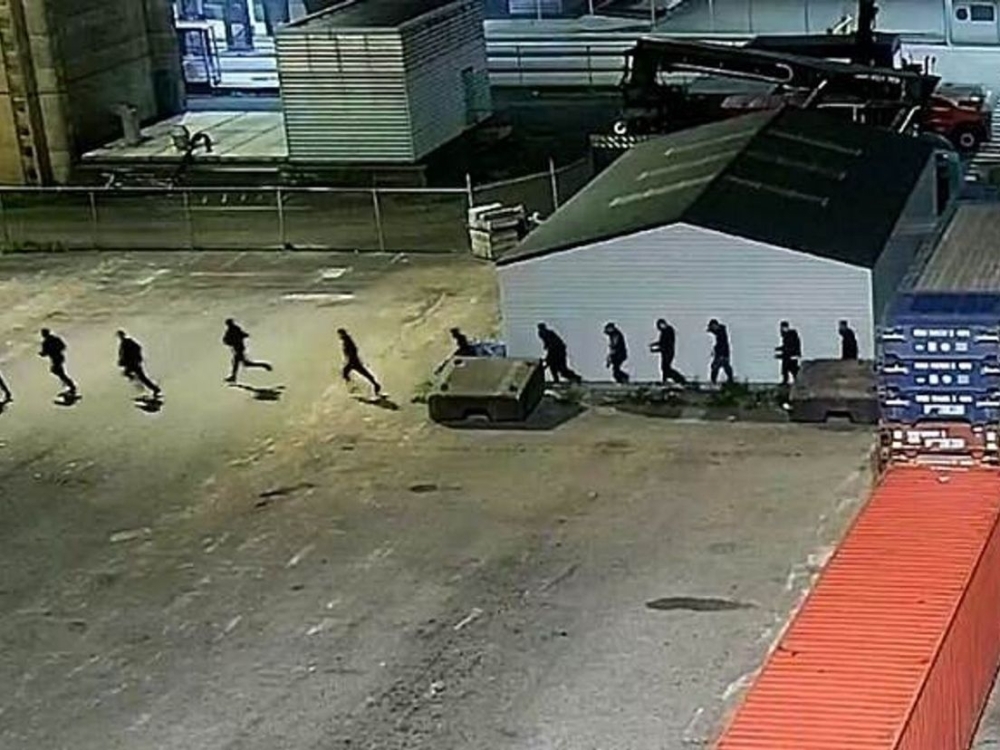 Douane houdt 14-jarige uithaler uit Schiedam aan in Rotterdamse Waalhaven