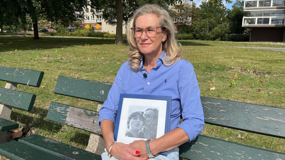 Lia (57) verloor zoon en haalt ‘Walk into the Light’ naar Schiedam